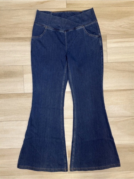 HALARA Denim - Halara Flex™ V-Cut Waist Blue Wash Flared
Stretch Jeans Pockets Women's 29 x30